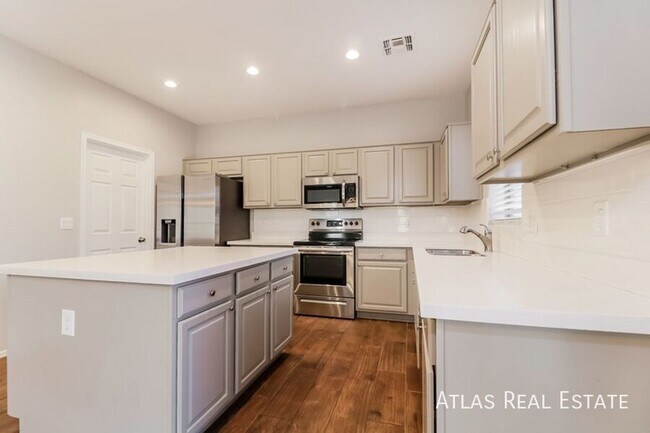 Building Photo - 17254 W Country Gables Dr