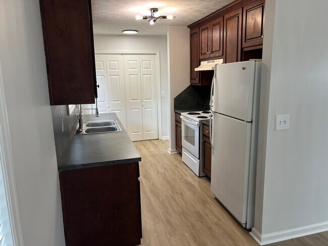 Building Photo - 508 21st Ave