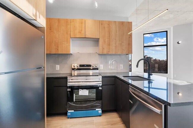 Building Photo - 101 Macombs Place