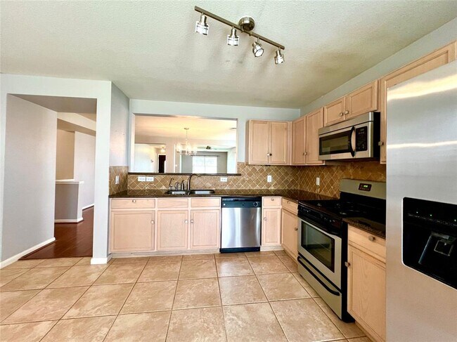 Building Photo - 21235 Bending Green Way