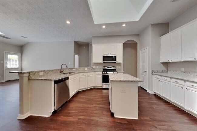 Building Photo - 18414 Polo Meadow Dr