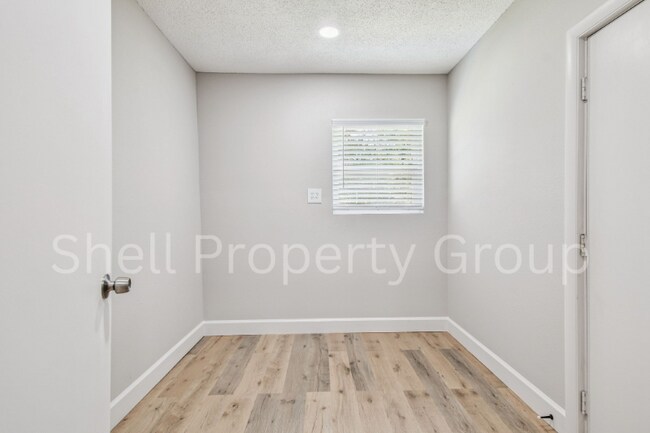 Building Photo - 16901 Melba Ln