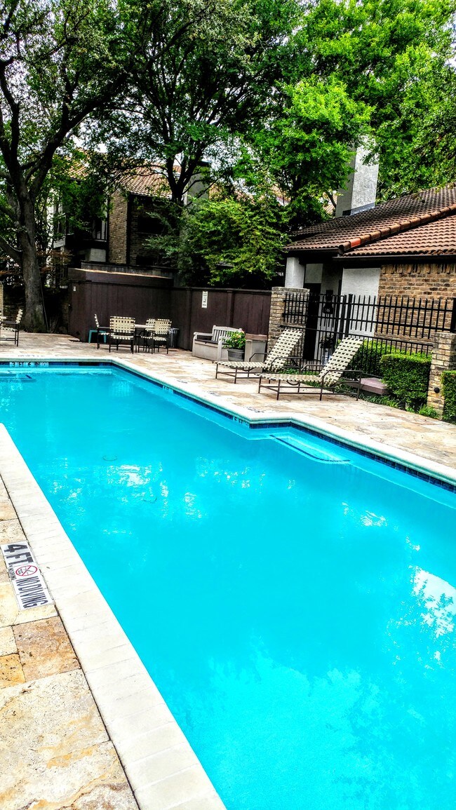 Building Photo - 18040 Midway Rd