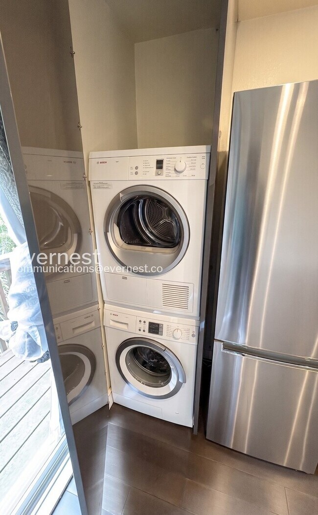 Building Photo - 1-Bed/1-Bath Condo/Voucher Accepted/Available Now!