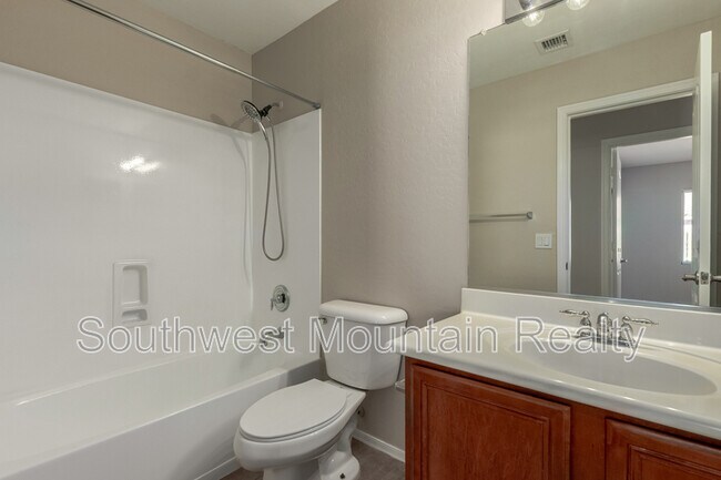 Building Photo - 3625 E Del Rio Dr