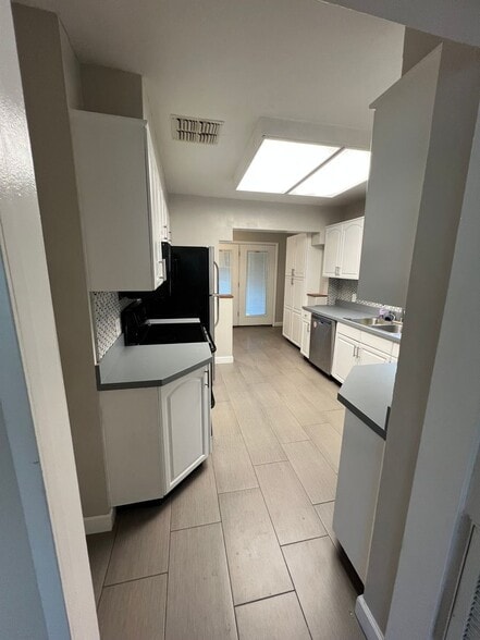 Building Photo - 2540 Elyria Ave