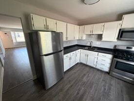Building Photo - 3001 S 56th St