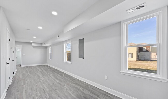 Building Photo - Sparrow Point #B