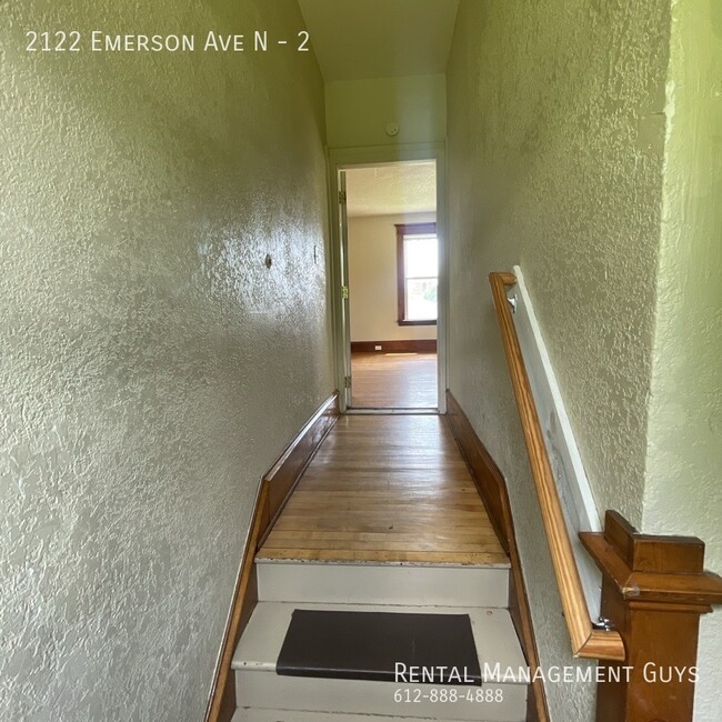 Building Photo - Nice Upper level 2 Bedroom!