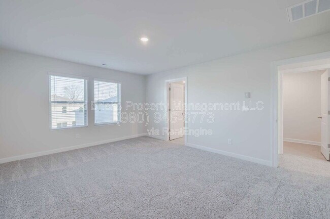 Building Photo - 11910 Silverheel Ln