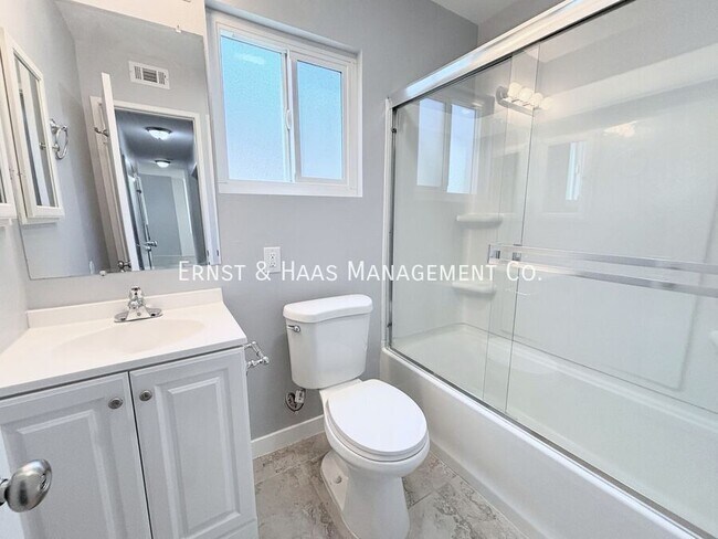 Building Photo - 11353 Agnes St