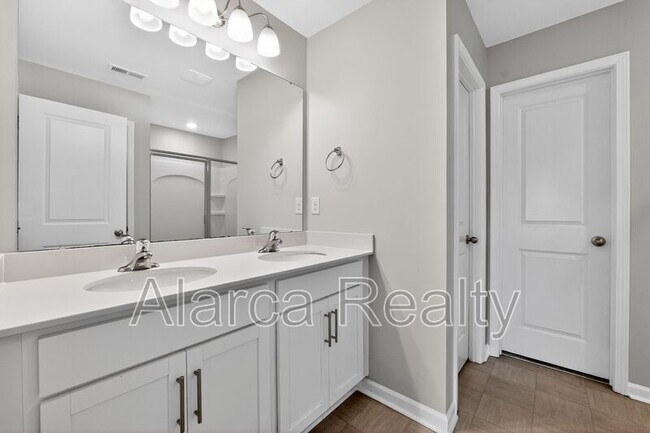 Building Photo - 147 Cherry Birch St