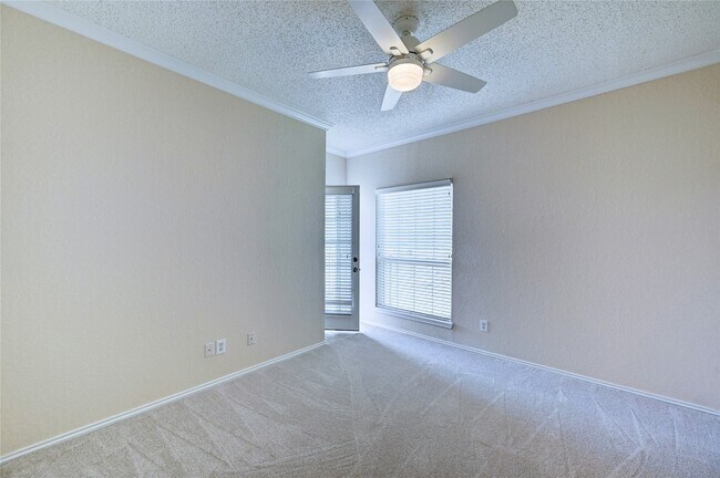 Building Photo - 921 Marine Dr