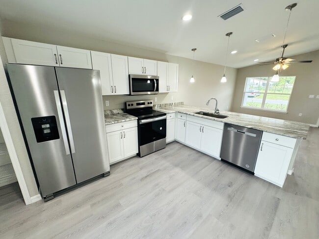 Building Photo - 6574 SE 108th St