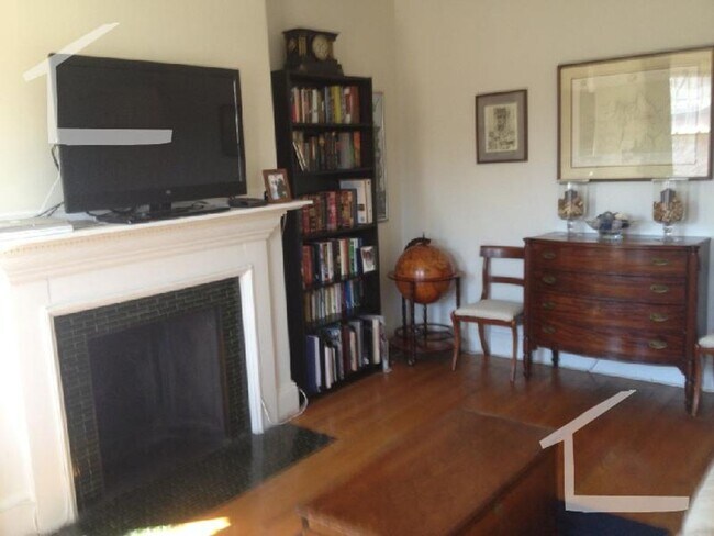 Building Photo - No Brokers fee, Ho Security Deposit, heat,...