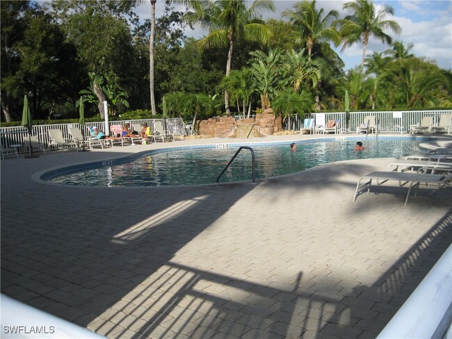 Building Photo - 20071 Sanibel View Cir