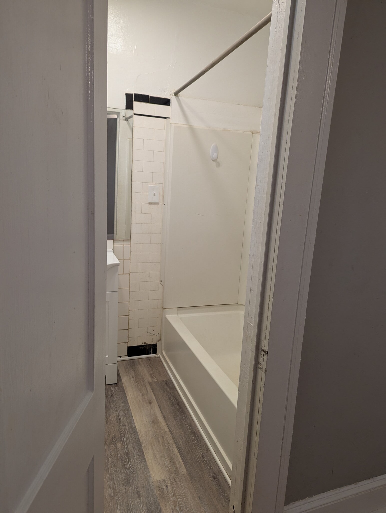 Building Photo - 1085 Bellevue Dr NE