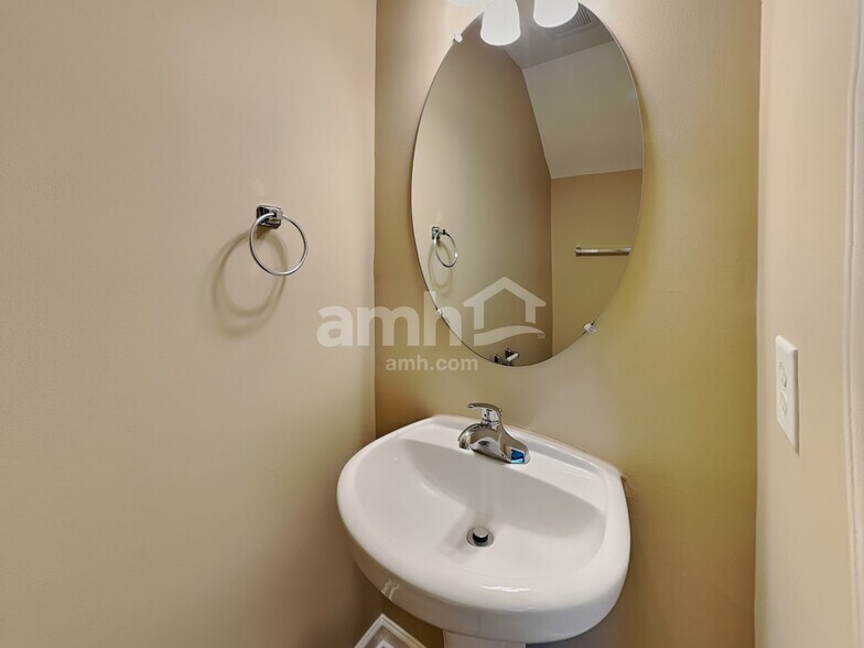 Building Photo - 3417 Colossae Ct
