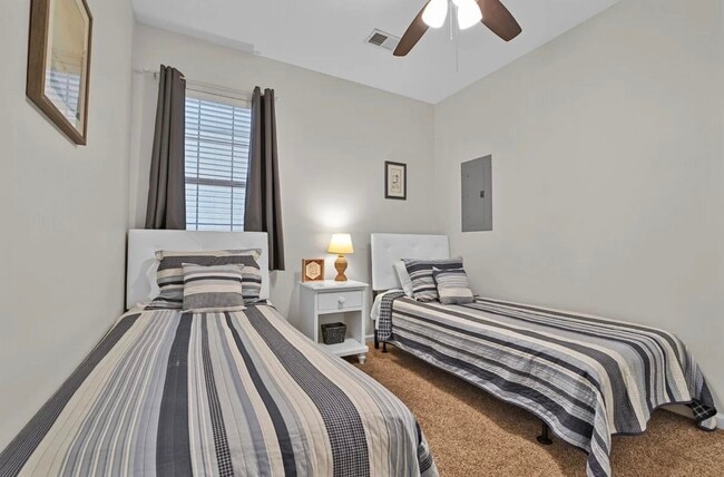 Building Photo - 504 River Oaks Dr