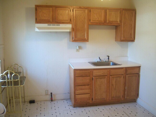 Building Photo - $995 / 2br - Jennings 2 Bedroom Home for rent - 6339 Albertin (6339 Albertine)