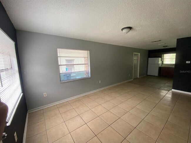 Building Photo - 705 Pineville Ln