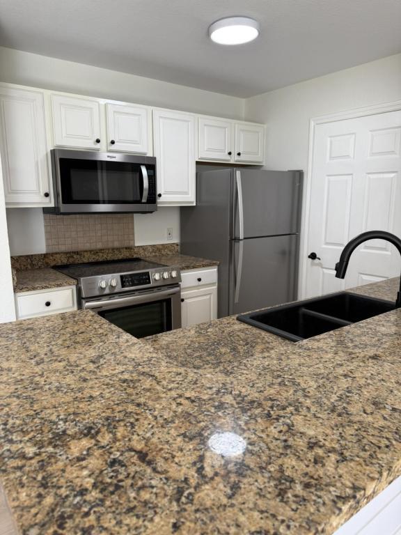 Building Photo - 1001 Lighthouse Rd