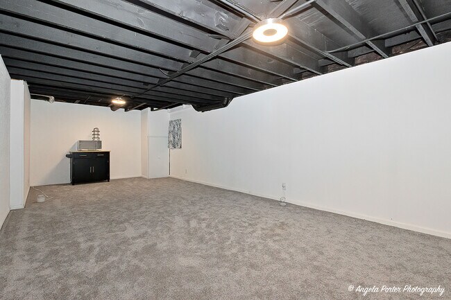 Building Photo - 638 Dordan Ct