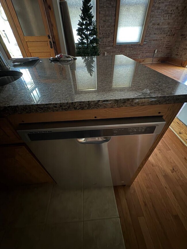 Building Photo - Lovely 2 Bedroom 2 full Bath Historical  Condo in Downtown Easley! Lawn Care and Trash Pickup inc...