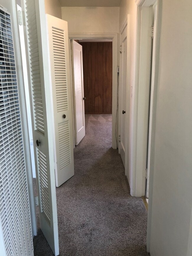 Building Photo - Great 3 Bedroom 2 Bath House in Old Town M...