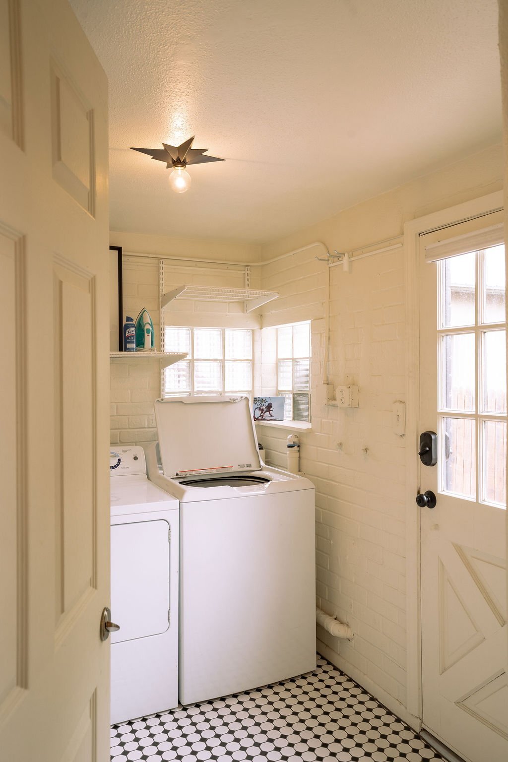 Building Photo - 112 E 16th St