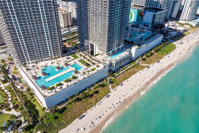 Building Photo - 1830 S Ocean Dr