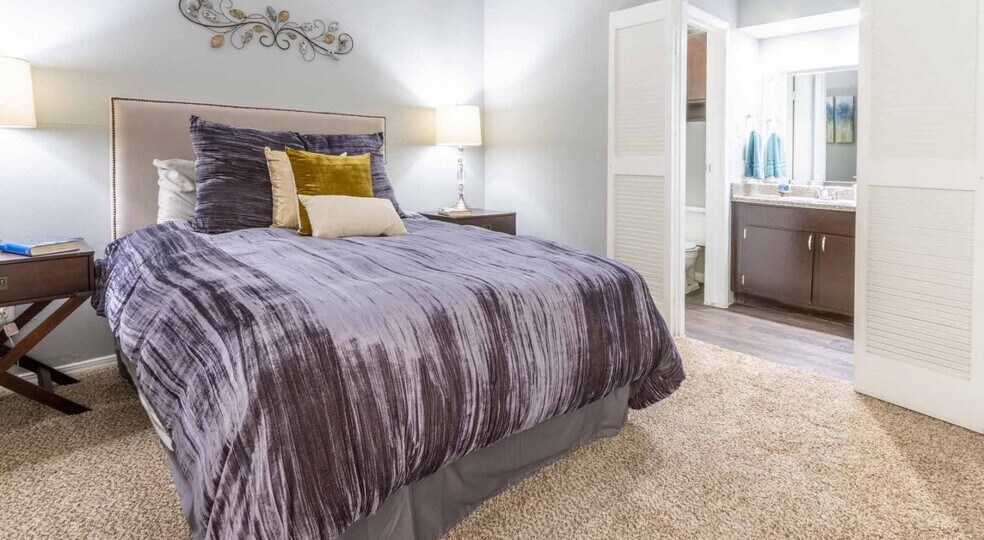 Building Photo - 1249 Enclave Cir