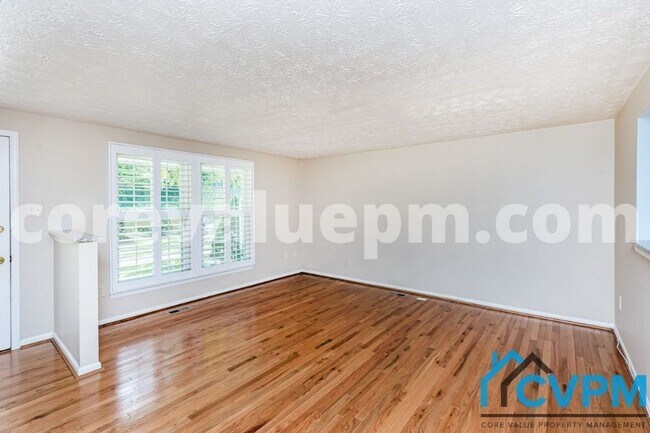 Building Photo - 1406 Point O Woods Ct