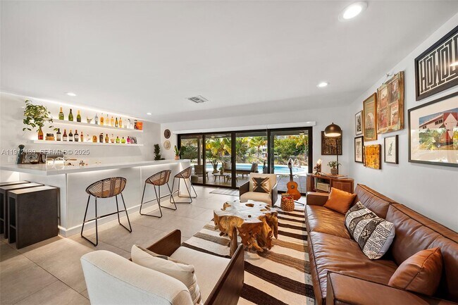 Building Photo - 419 Alamanda Dr