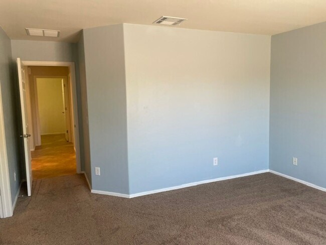 Building Photo - 7184 S Mission Springs Dr