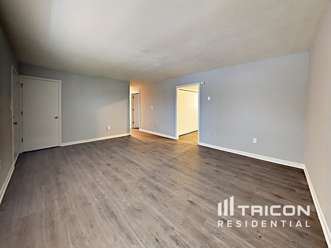 Building Photo - 914 Canton Pl