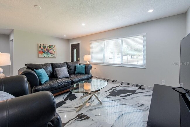 Building Photo - 6819 11th Ave NW