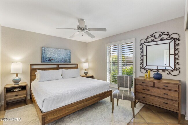 Building Photo - 7620 E Vía Del Placito