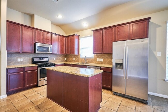 Building Photo - 1218 Maple Ace Dr