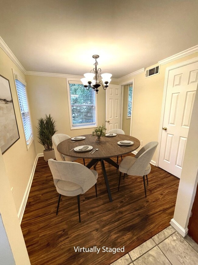 Building Photo - NormalTown 2br House - Fall 2026 Prelease