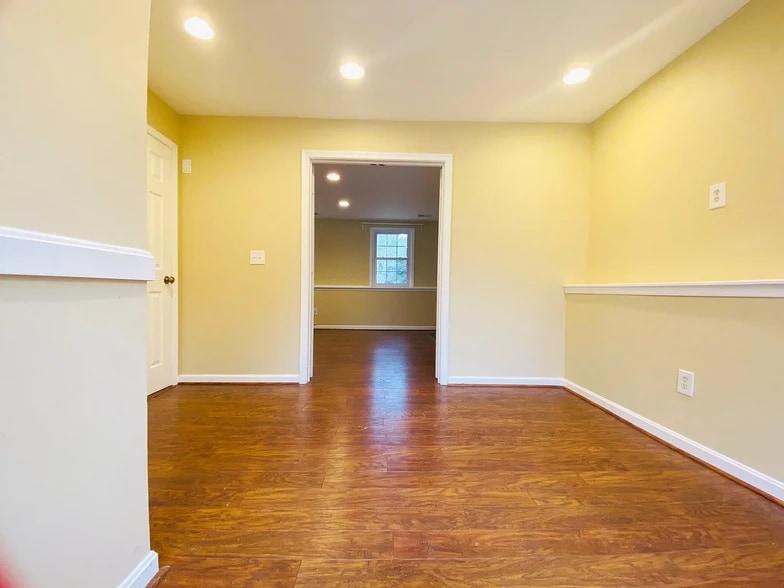 Building Photo - 11266 Valley Bend Dr