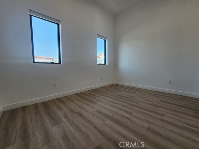 Building Photo - 6061 Fulton Ave