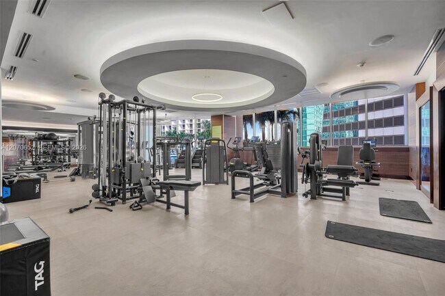 Building Photo - 200 Biscayne Blvd Way