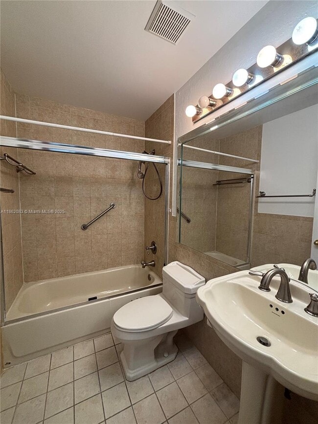 Building Photo - 7323 SW 158th Ave