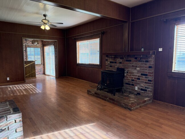 Building Photo - 3994 Erle Rd