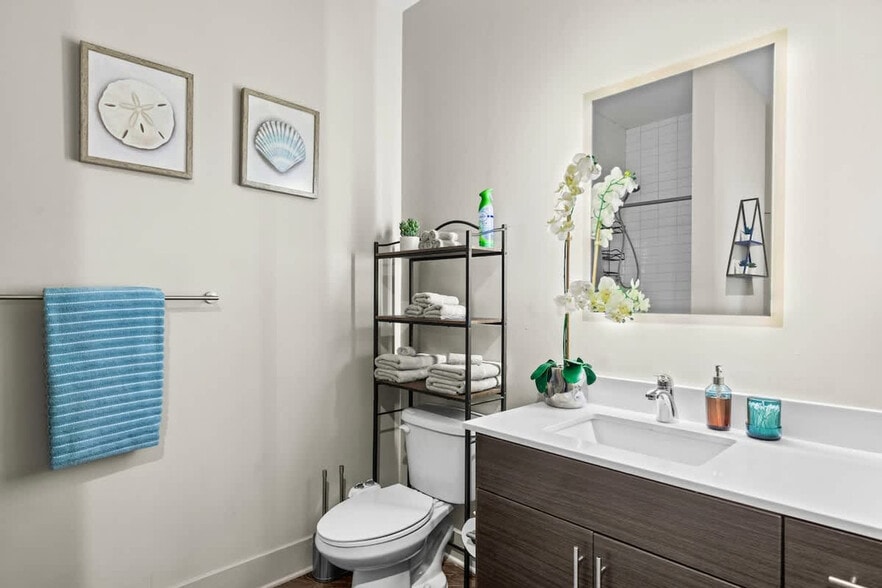 Building Photo - 455 14th St NW