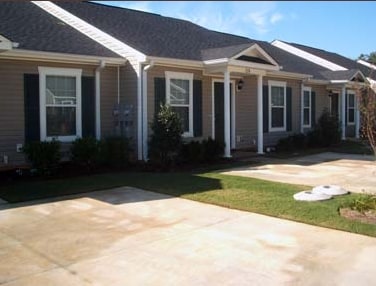 Building Photo - The Preserve at Longpoint