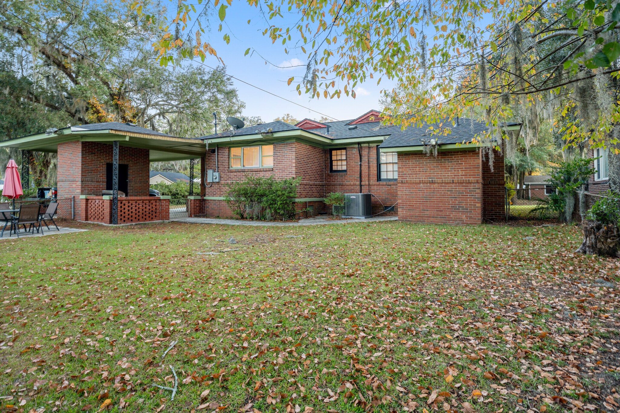 Building Photo - 1464 E 41st St