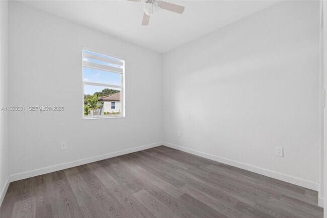 Building Photo - 26450 SW 148th Ct