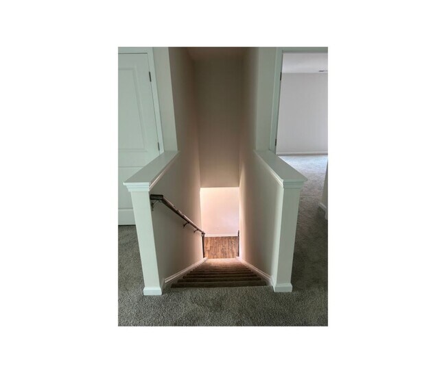 Building Photo - 1215 37th Ave Lane NE